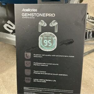 Gemstone Pro Wireless Earbuds - Black